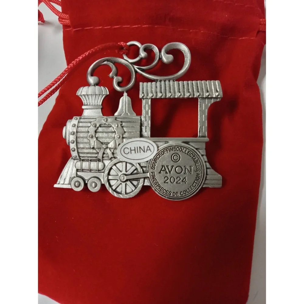 Avon 2024‎ Pewter Ornament Holiday Memories New In Box